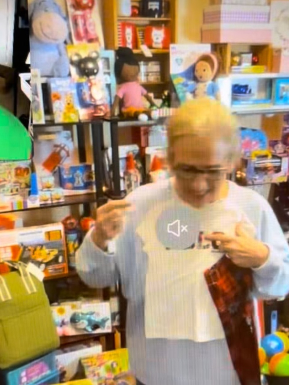 LIKE TO BE NOTIFIED WHEN I GO LIVE! @ckl205 Excited for you to join me! - Picture 6 of 7